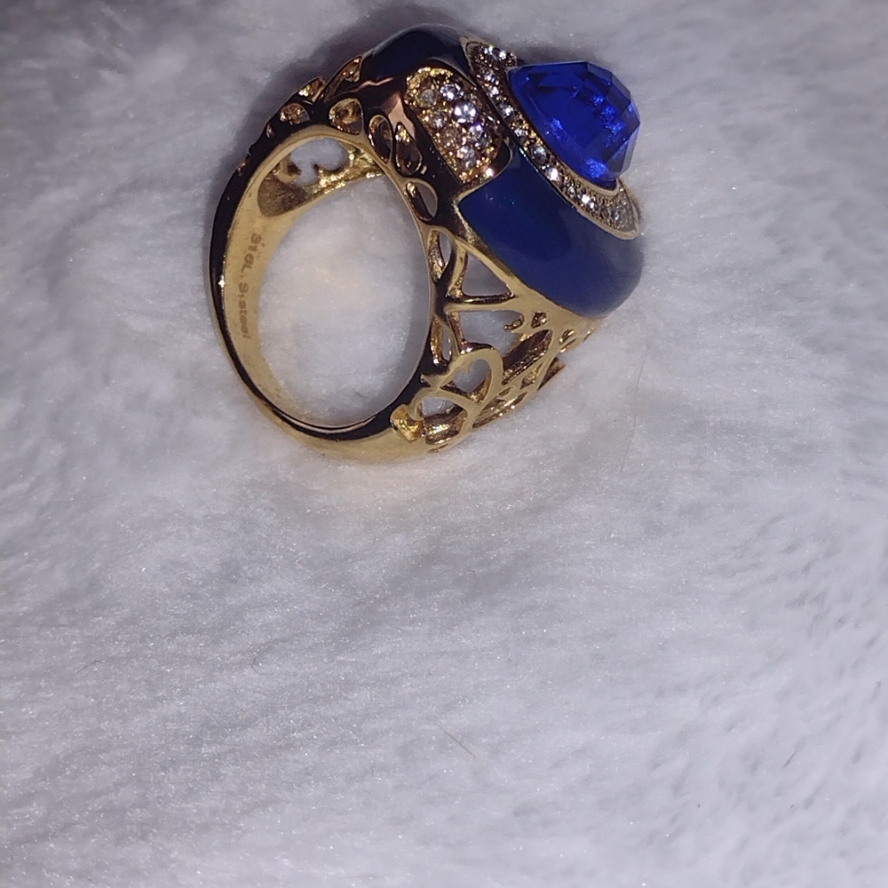 Ring - Picture 4 of 4